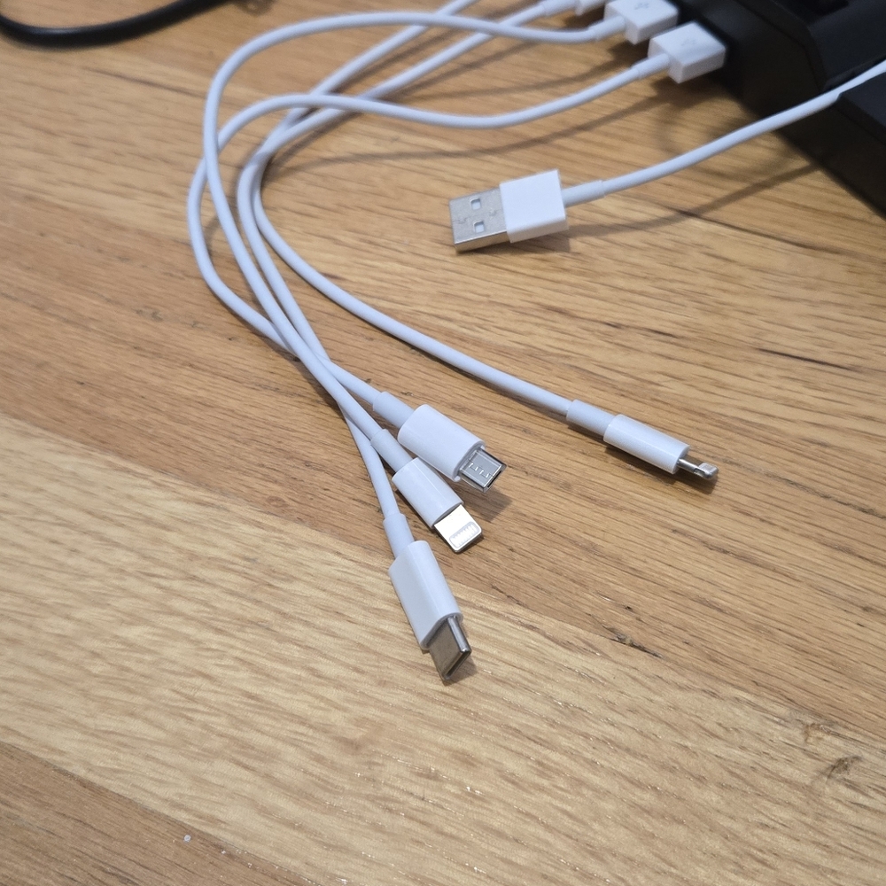 Multiple Devices Charging Station - Picture 2 of 9